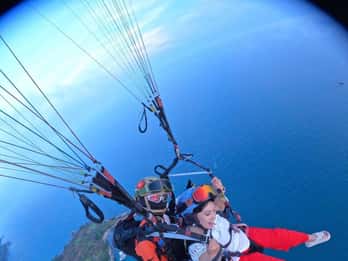 Stadtführung durch Da Nang mit Paragliding-Abenteuer