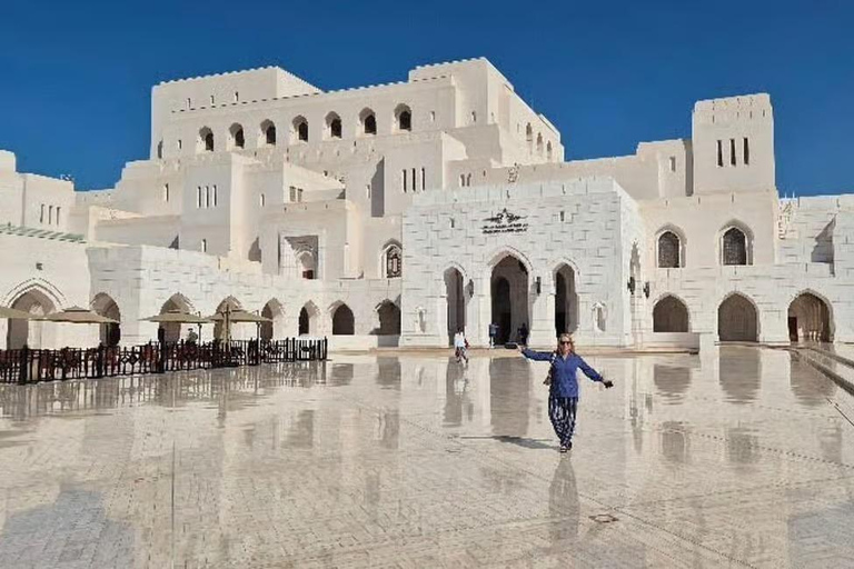 Muscat Full-Day Sharing Experience with Omani Coffee & Bread
