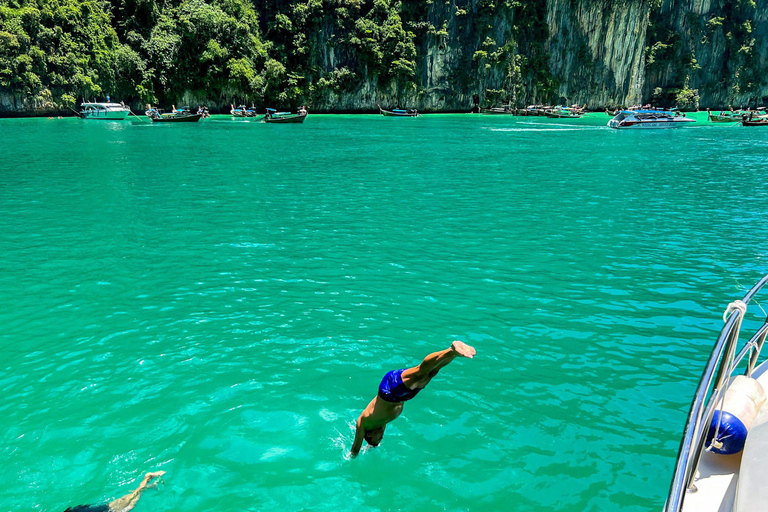 Phuket: Phi Phi, Bamboo &amp; Maithon by Premium Speed CatamaranJoin-In Day Trip Including National Park Fee