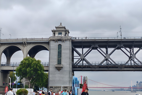 Wuhan: Guided Tour Yellow Crane Tower, Bridge, and Monastery