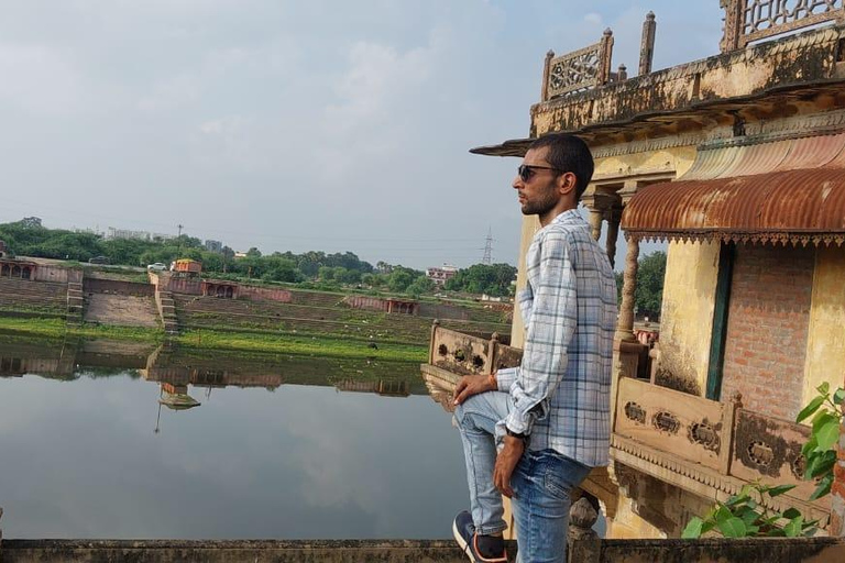 Varanasi : Visite guidée avec un chercheur, IITF LICENSE GUIDE