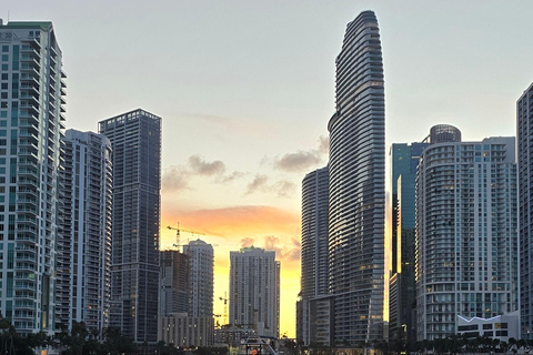 Yacht cruise Biscayne Bay, Miami Beach and Sand bar. 42Ft Yacht cruice Biscayne Bay, Miami Beach and Sand bar