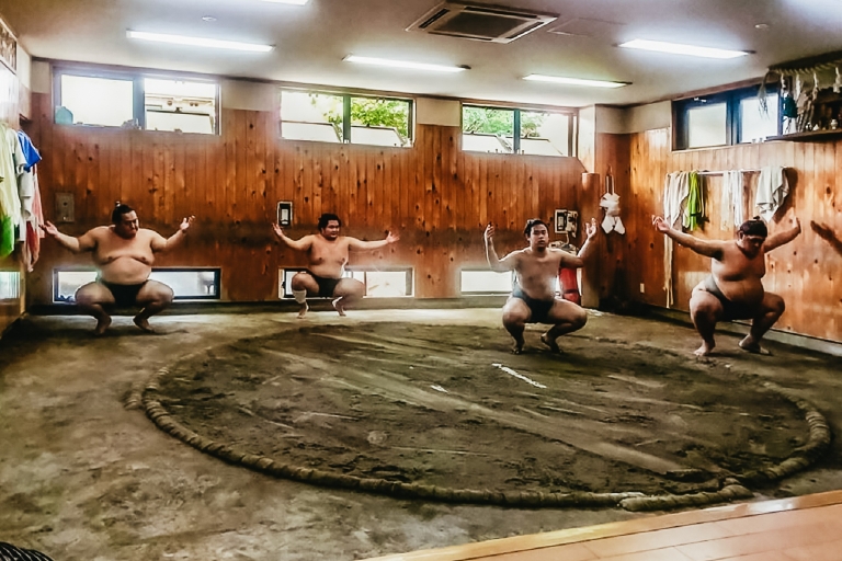 Tokyo : visite d'un entraînement de sumo le matin