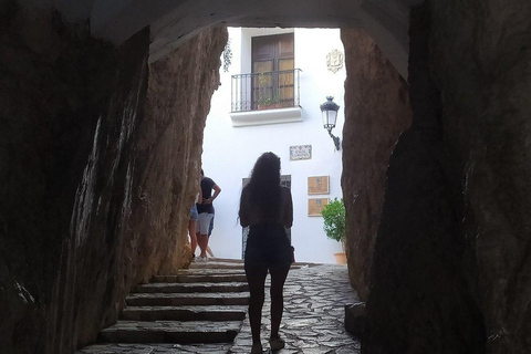 Desde Alicante, Benidorm Campello: al castillo de Guadalest