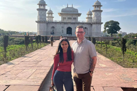 Taj Mahal Sunrise Skip-the-Line Express Entry Ticket & Guide Agra: Taj Mahal Tour with Private Guide Only