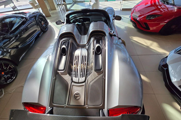 迪拜：豪华车展厅之旅（含迪拜购物中心送达服务）迪拜：豪华轿车展厅之旅，含迪拜购物中心送达服务