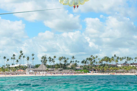 Parasailingowa przygoda nad plażami Punta Cana