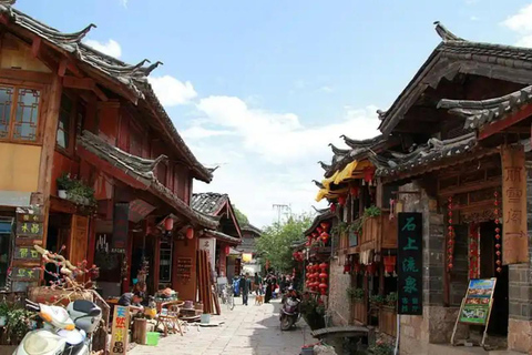Lijiang : visite privative de Baisha, du village Naxi et des zones humides de LashiVéhicule privé et guide