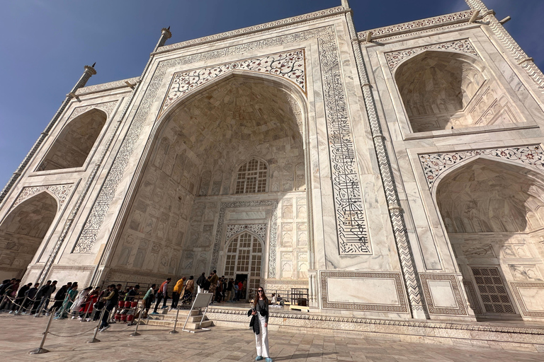 De Delhi: Taj Mahal Sunrise e Agra Fort Private TourCarro com ar-condicionado, guia de turismo, ingressos para os monumentos e refeição em hotel 5 estrelas