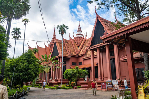 Phnom Penh: Highlights Tour Including National Museum Tuk Tuk Option + English Tour Guide