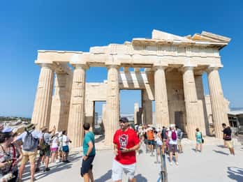 Piraeus Port: Parthenon & Acropolis Museum Historical Tour