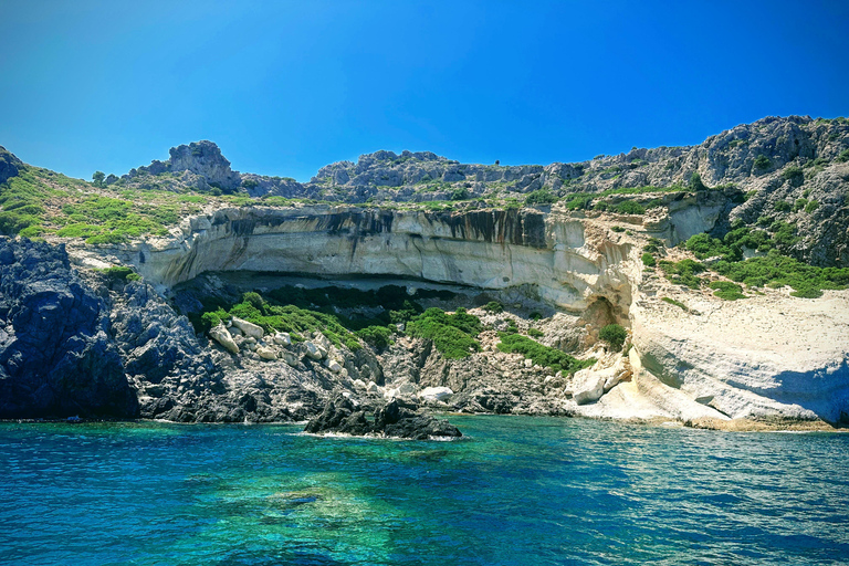 Kolympia : croisière d&#039;une journée en yacht avec transfert, repas et boissons