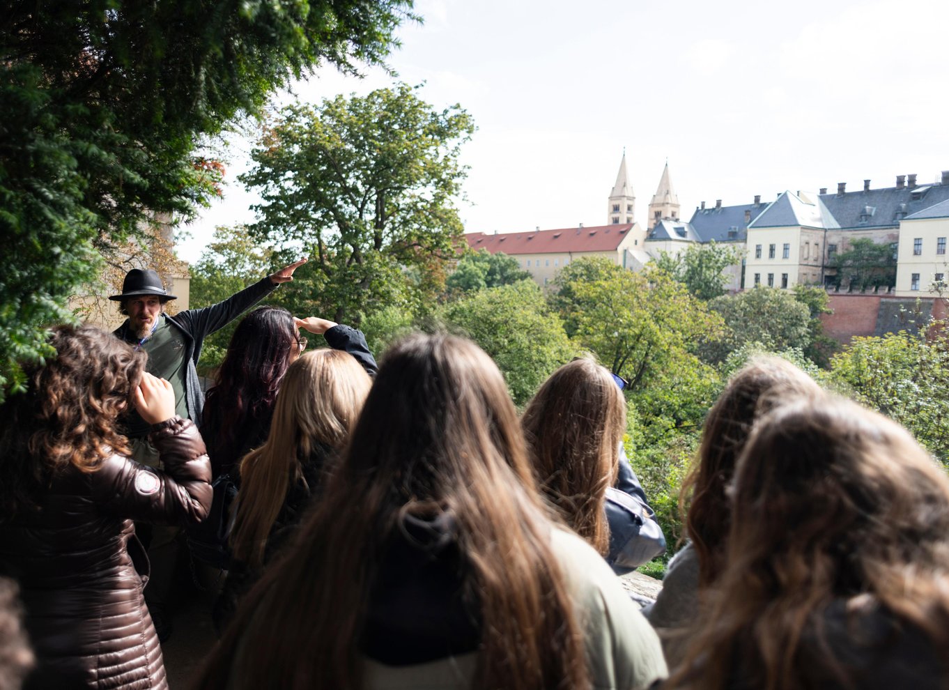 Prag: Byens højdepunkter med bus, båd og til fods