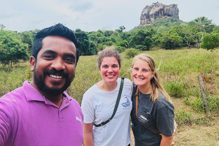 Desde Kandy Safari en Tuk Tuk por las Rocas de Sigiriya y Pidurangala