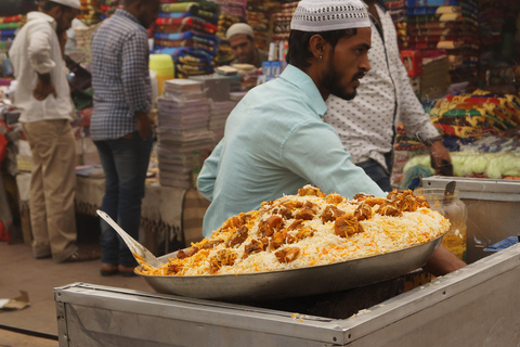 Delhi : Traditional Food tour with Guide and Transportation