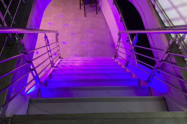 Luxury White Cruise &Premium View &Complimentary Beer & Win White Orchid Dinner on Chao Phraya with Complimentary Beer