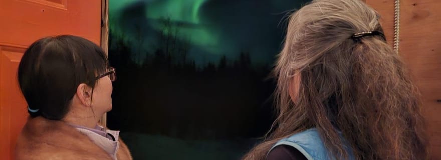 Au départ de Yellowknife : Excursion aux aurores boréales dans un chalet confortable