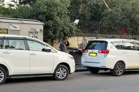 UDAIPUR: Tour di un giorno intero di Udaipur con guida e auto.