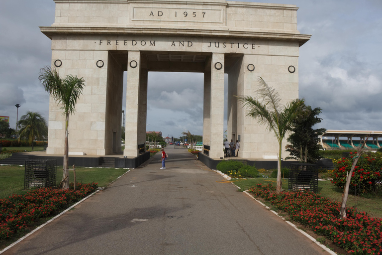Accra: Esplora Accra con una guida locale (Tour privato della città)Tour di mezza giornata della città di Accra