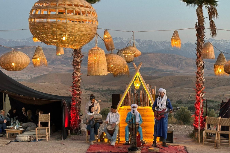 Marrakesch: Dinner-Show in der Wüste Agafay, Kamelritt und 1 Stunde BuggyfahrtMarrakech: Agafay Wüsten-Dinner-Show und Kamel-Ritt