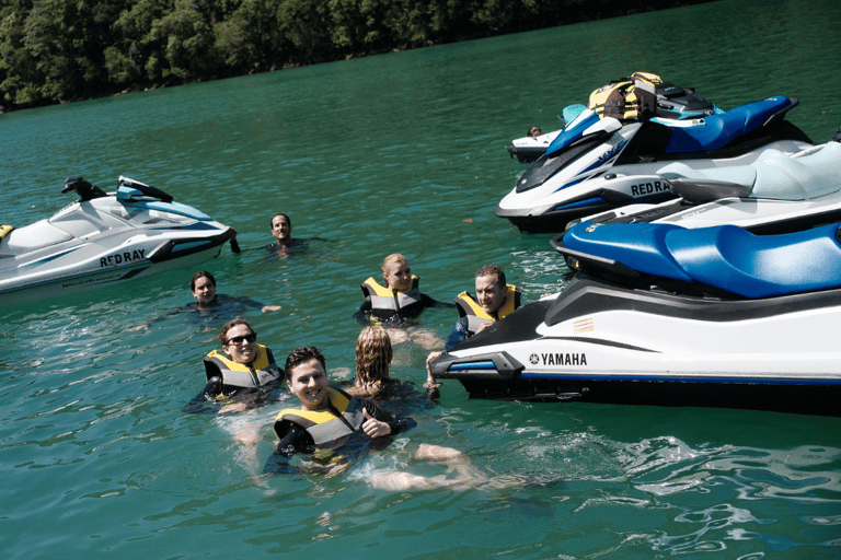 Visite privée en jet ski surpuissant à Langkawi avec vidéo par droneFORFAIT LUXE BRONZE INDIVIDUEL