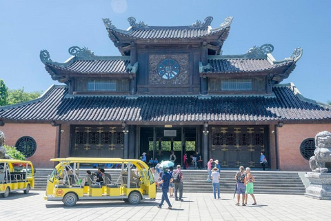 Tour di un giorno con la barca di Trang An, la Pagoda di Bai Dinh e la Grotta di Mua