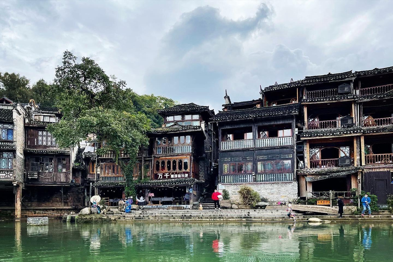 Zhangjiajie: Furong & Fenghuang 2-Day Tour with Boat Ride Small Group (4 people)