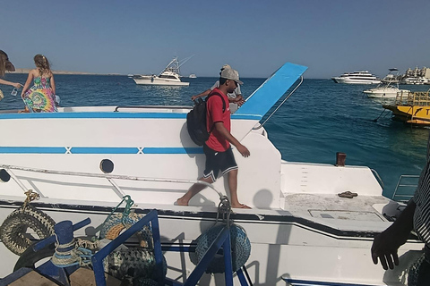 Hurghada: Privet 4-Hour small Boat Trip in the Red Sea