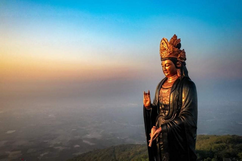 UTFORSKA SKÖNHETEN I CAO DAI-TEMPLET I TAY NINH