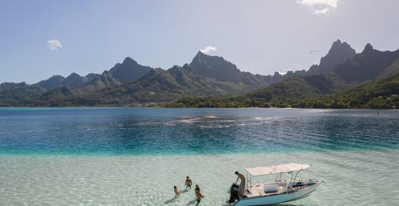Moorea: Small Group Snorkeling Tour with local guide