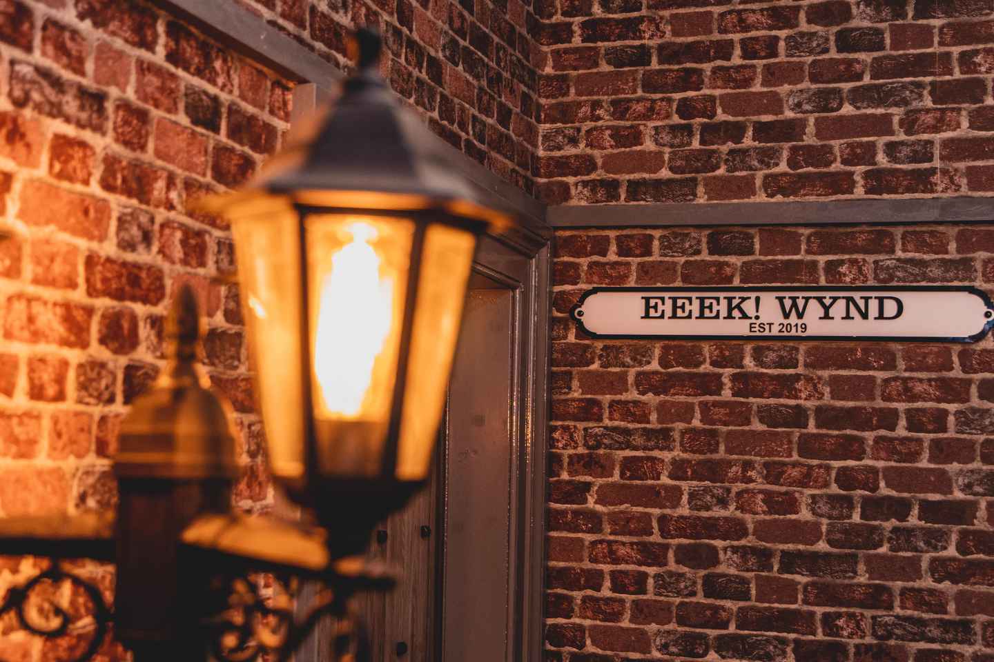 格拉斯哥：玛丽女王的幽灵密室逃脱

- 格拉斯哥旅游必玩项目
- 体验玛丽女王的神秘逃脱挑战
- 密室探险：发掘格拉斯哥的历史幽灵
- 与玛丽女王幽灵共度惊险时光
- 在格拉斯哥揭开玛丽女王的谜团

关键词：
- 格拉斯哥旅游
- 密室逃脱
- 玛丽女王幽灵
- 历史探险
- 旅行必玩

吸引力要点：
- 富有神秘色彩，吸引历史爱好者
- 激发好奇心，适合寻求刺激的游客
- 结合文化与娱乐，提供独特的体验
- 提供互动和参与感，适合团体活动