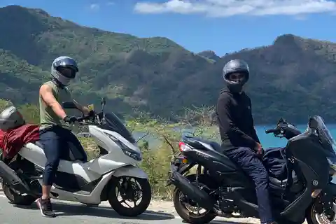 Nattlig motorcykeltur i Manila