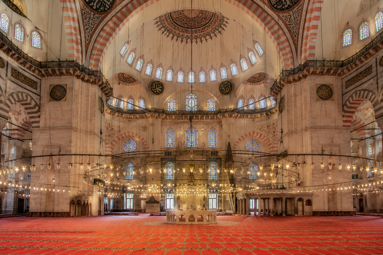 Istanbul: Süleymaniye Mosque Guided Tour with Local Guide
