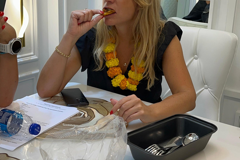 Mumbai: lezione di cucina indiana a casa di una famiglia del postoMumbai: lezione di cucina indiana a casa di una famiglia