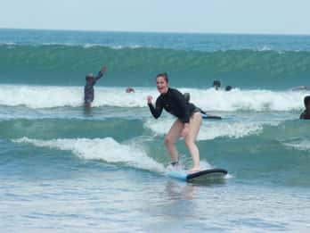 Seminyak: Lezioni di surf per principianti/intermedi con istruttore