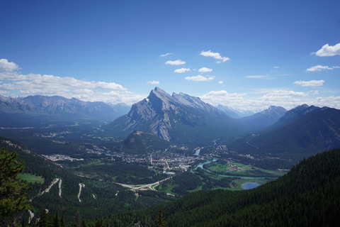 Erkunden Sie 10 Rocky Mountains – Seen, Gipfel und Canyons an einem Tag!Entdecke 10 Rockies - Seen, Gipfel und Schluchten an einem Tag!