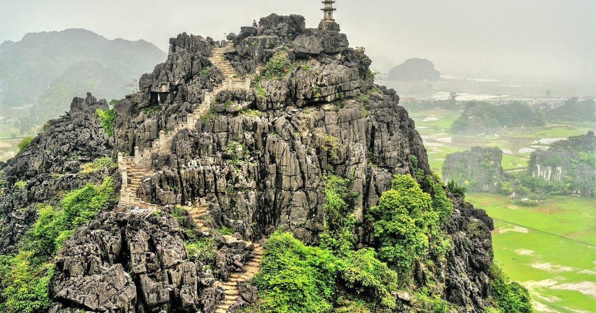 Hanoi: Guided Full-Day Hoa Lu, Trang An and Mua Cave Tour | GetYourGuide