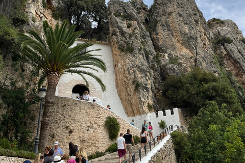 Alicante: Guadalest Castle and Chocolate Factory