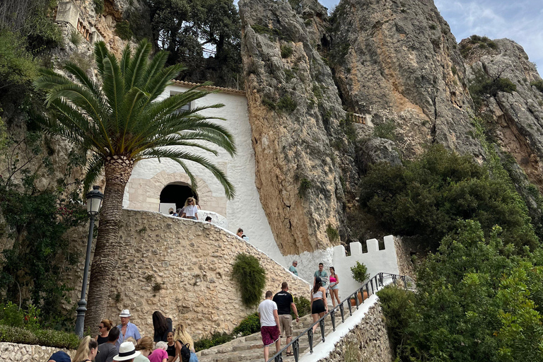 Alicante: Guadalest Castle and Chocolate Factory