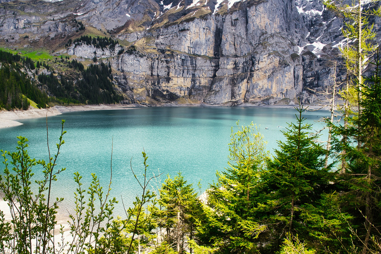 Lucerne: Lauterbrunnen Valley and Oeschinen Lake Privat Tour