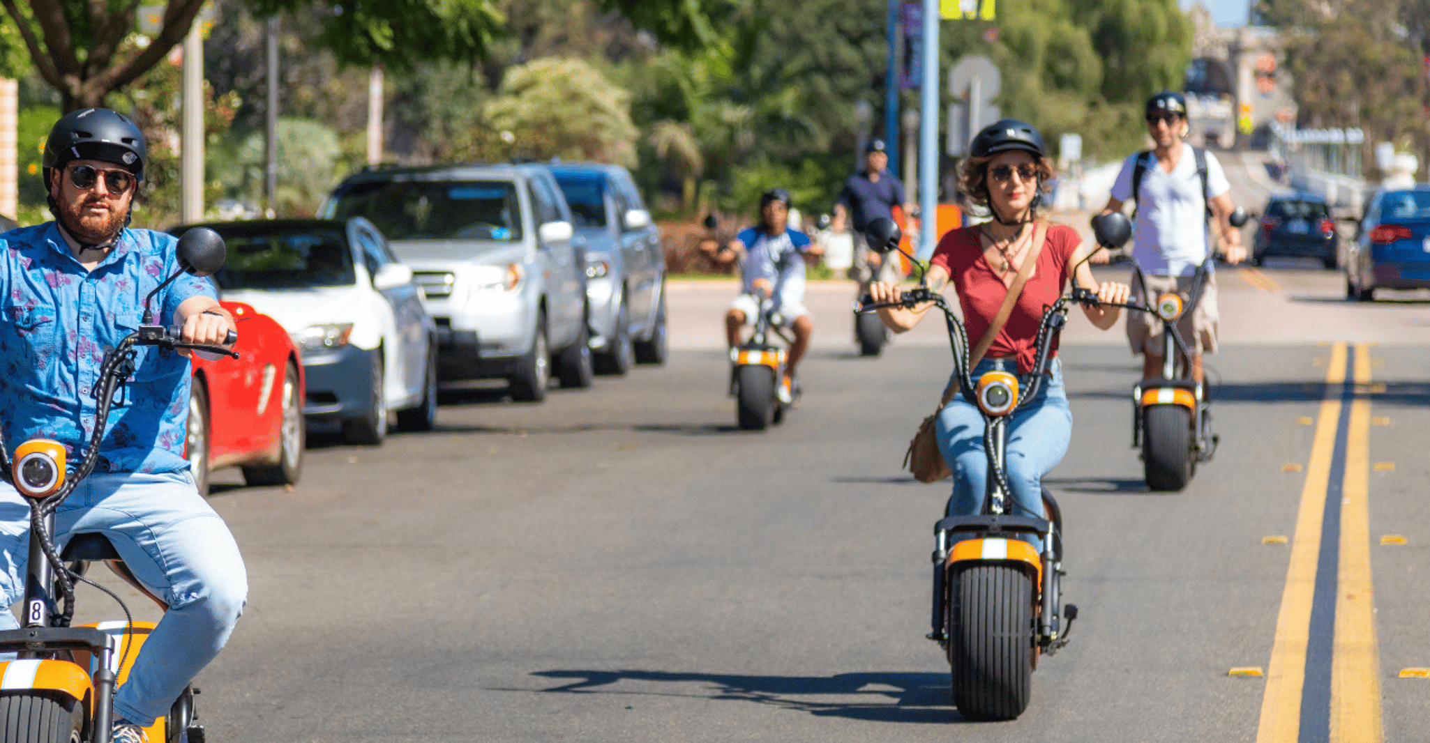 Coronado, tour de scooter guidé par GPS et traversier à circuit rond - Hizvo