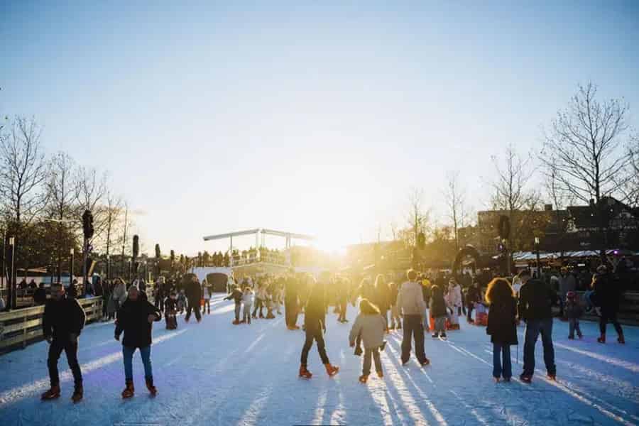 Eintrittskarte für die Eislaufbahn am Museumplein. Foto: GetYourGuide Eintrittskarte für die Eislaufbahn am Museumplein. Foto: GetYourGuide