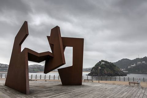 San Sebastián: A humorous guided tour of stories and legends
