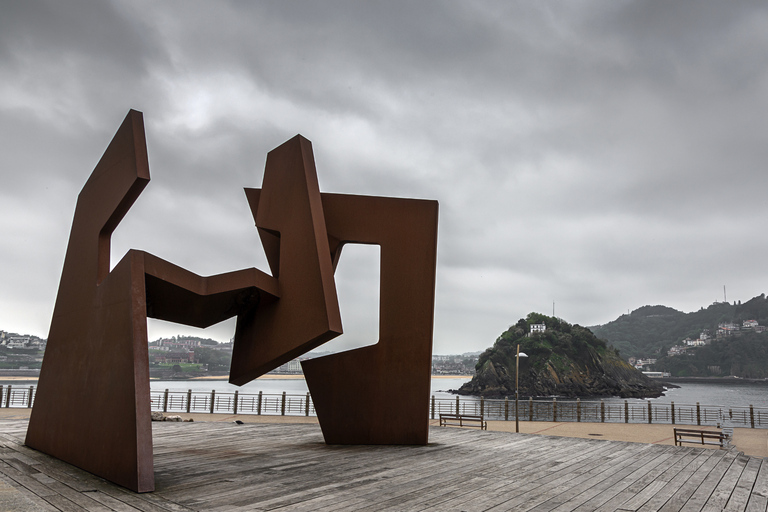 San Sebastián: A humorous guided tour of stories and legends