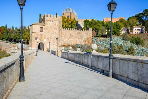 Madrid naar Segovia en Toledo: Toegang tot AlcazarMadrid naar Segovia en Toledo: Toegang tot Alcazar A