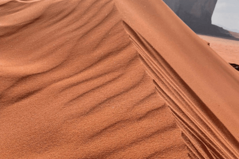 Wadi Rum: 6-Hour Jeep Tour with Bubble Tent Stay and 2 Meals