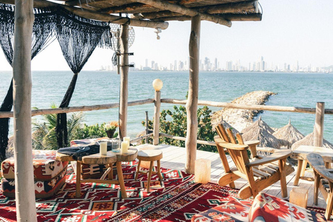 Cartagena: Day trip to Eteka Beach in TierraBomba with lunch