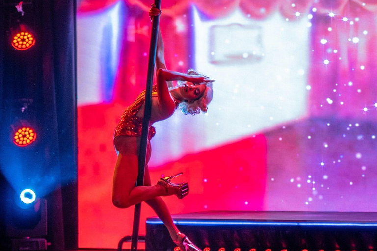 Ciudad de Panamá: espectáculo en Emotions Dinner con 50 $ de crédito incluidoCiudad de Panamá: cena con espectáculo en Emotions (50 $ de crédito incluidos)