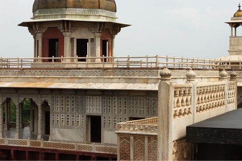 Van Mumbai: Taj Mahal en Agra Fort-tour op dezelfde dag met vluchtTour met vluchten en toegangsprijzen