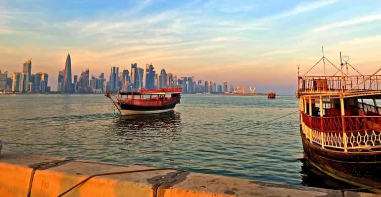Doha: Traditional Dhow Boat Cruise with Pickup and Drop-off